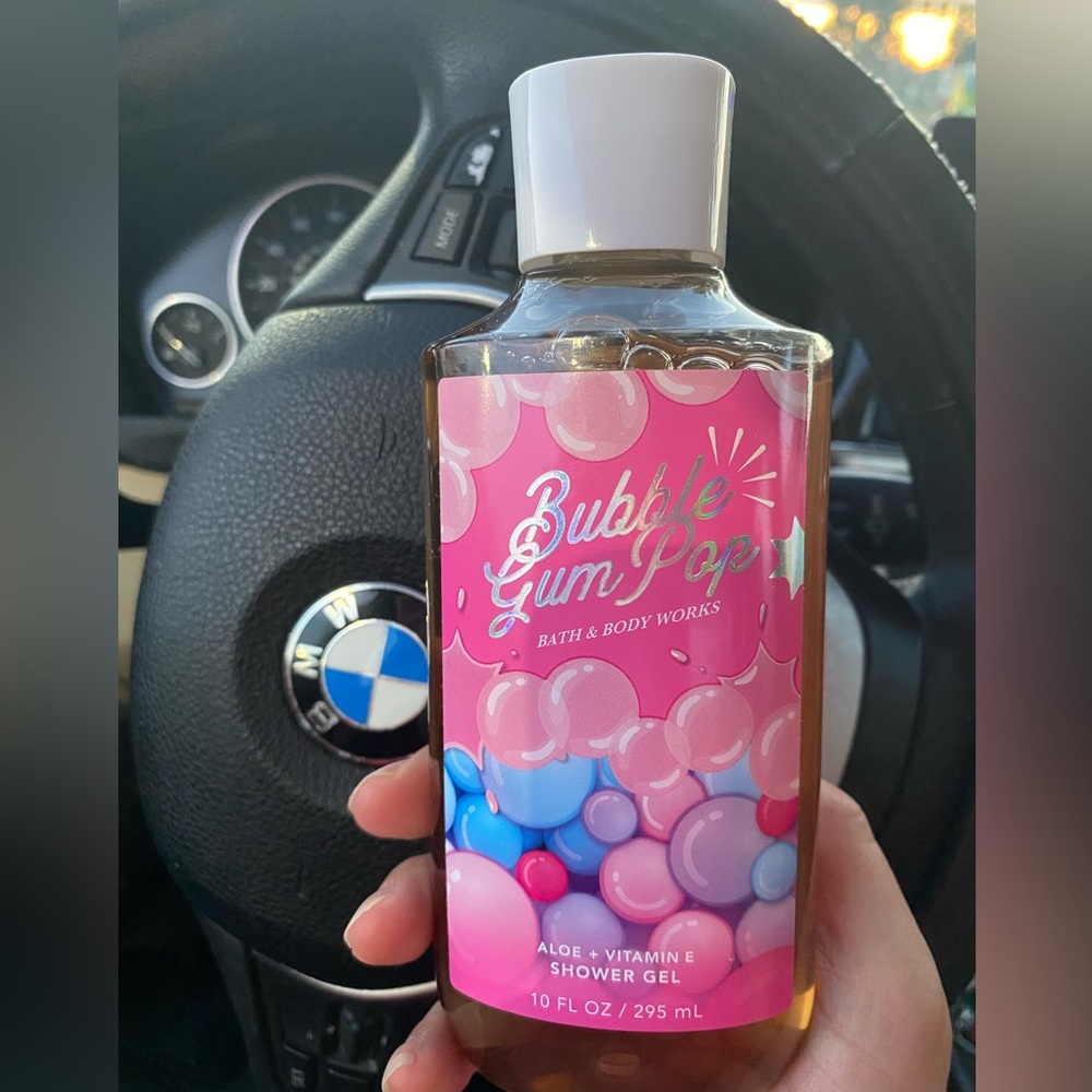 New bath and body works bubble gum pop shower gel
